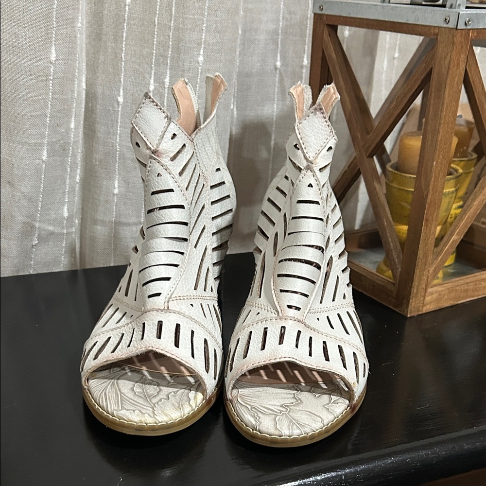 Chic White Cutout Heeled Boots